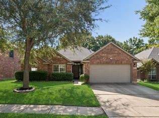 504 Valencia Dr, Arlington, TX 76002