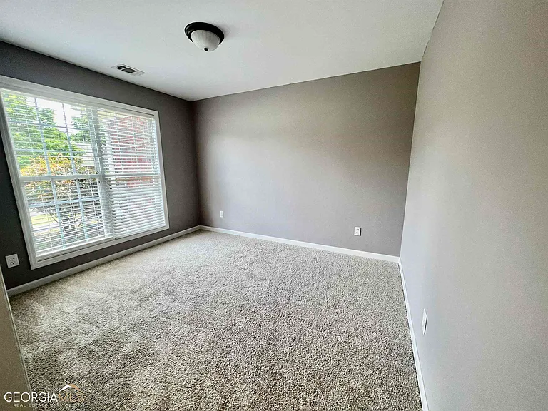 1010 Jacob Dr — Photo 12