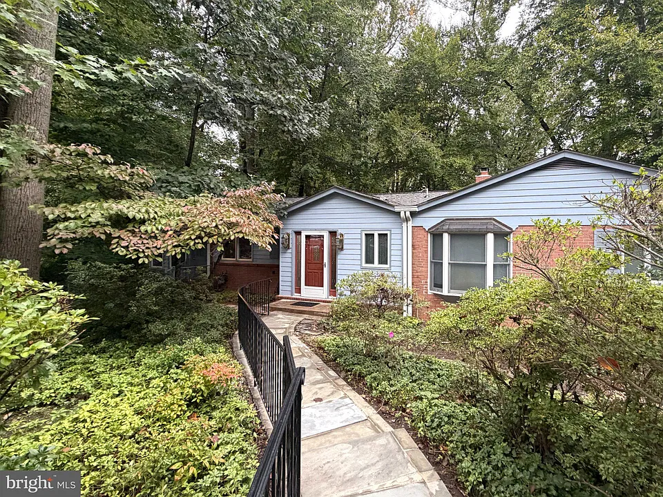 1424 Highwood Dr