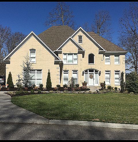 1st image of 1042 Saint Ives Ct