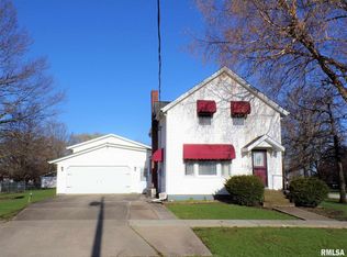 434 N Center St, Oneida, IL 61467