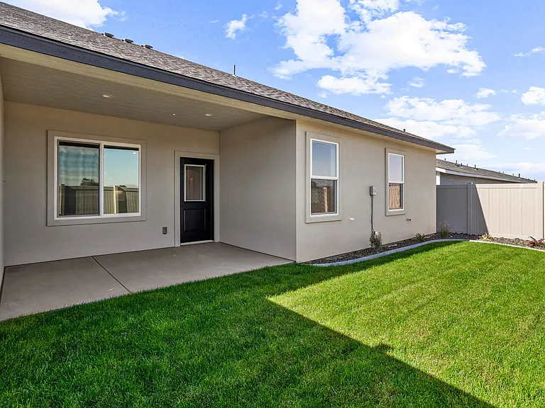 2515 S 47th Ave — Photo 23