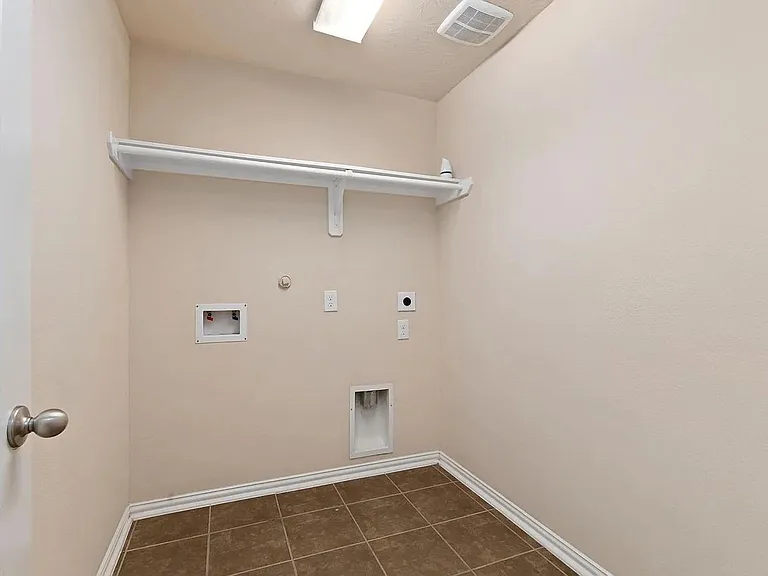 16007 David Hill Ln — Photo 16