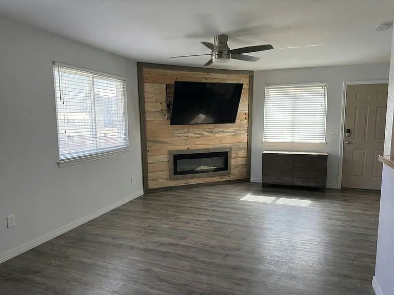 94 Mountain Shadows Ln — Photo 2