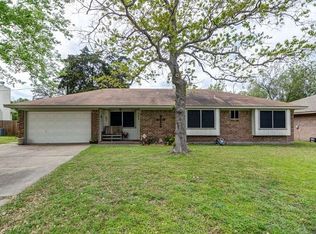 1106 Allen Forest Dr, Bryan, TX 77803