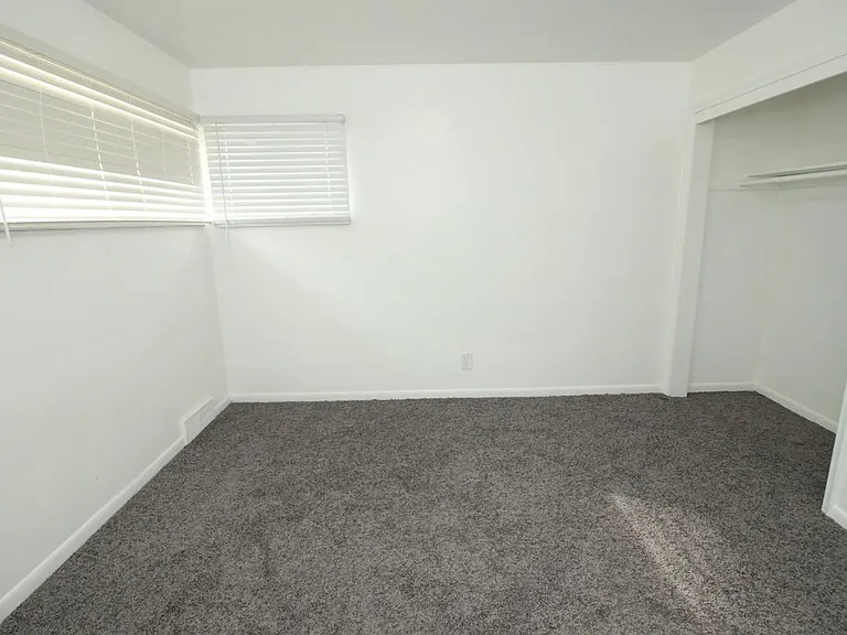 18112 Justine St — Photo 10