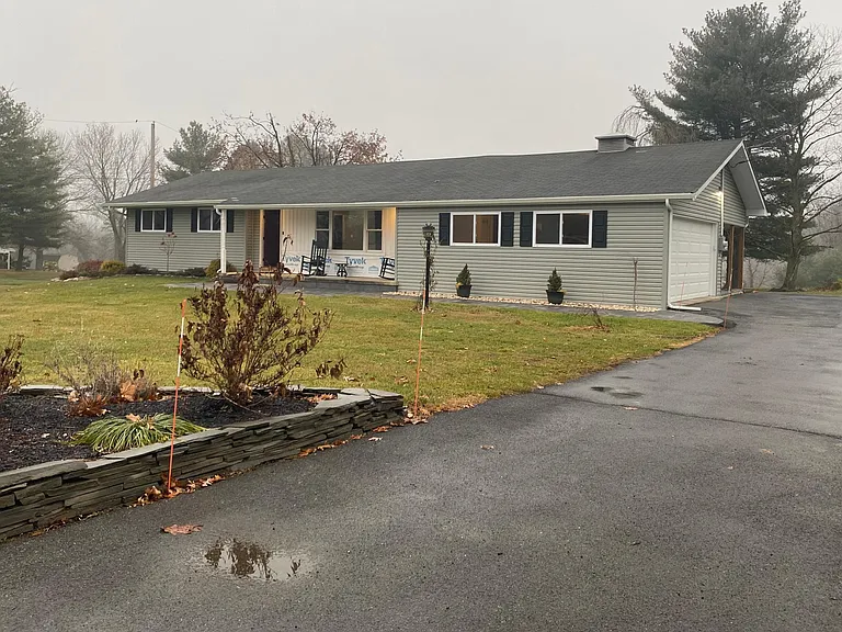 Highland Rd — Photo 1