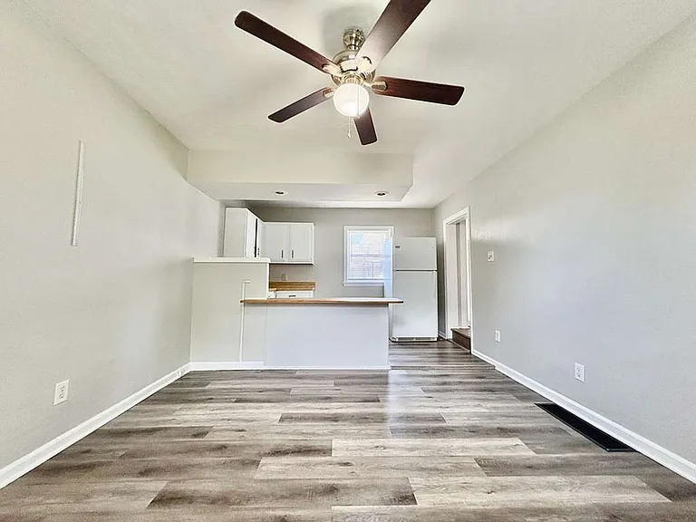 1202 W 7th St — Photo 9