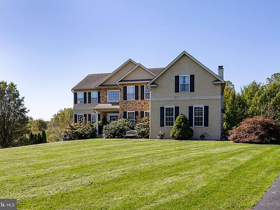 4th image of 21 Camberly Ct