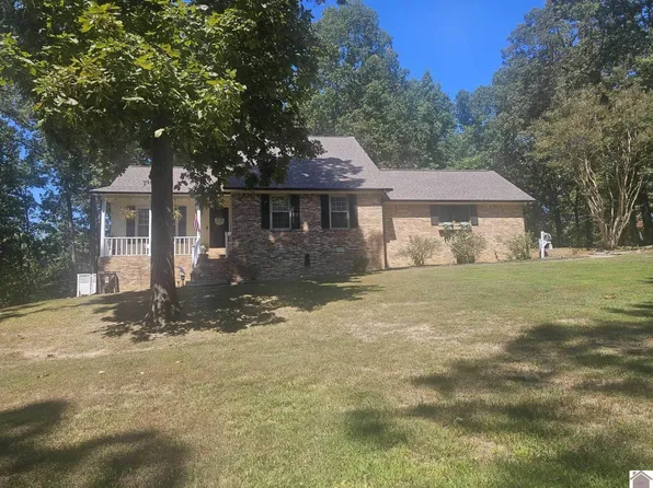261 Sir Charles Ct, Calvert City, KY 42029