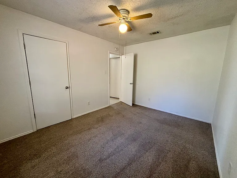 2600 NW 21st St #B — Photo 10