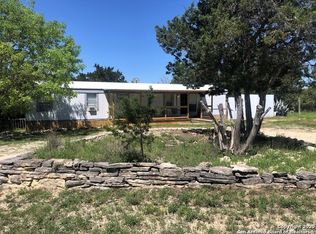 496 Wright Dr, Bandera, TX 78003