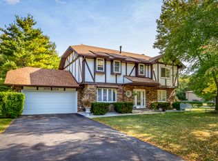 30W254 Briar Ln, Naperville, IL 60563