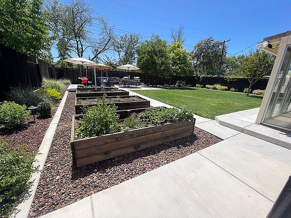 4th image of 3112 Leatha Way