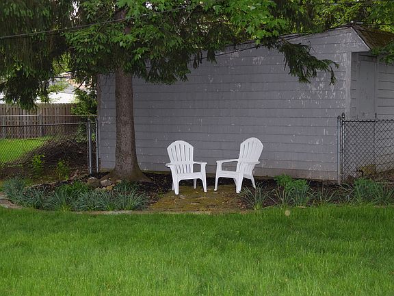 3rd image of 4338 W 226th St