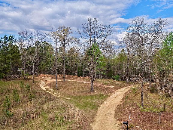 4th image of Overlook Ln