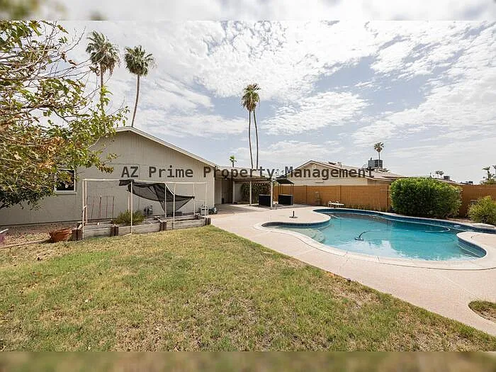1218 E Carter Dr — Photo 27