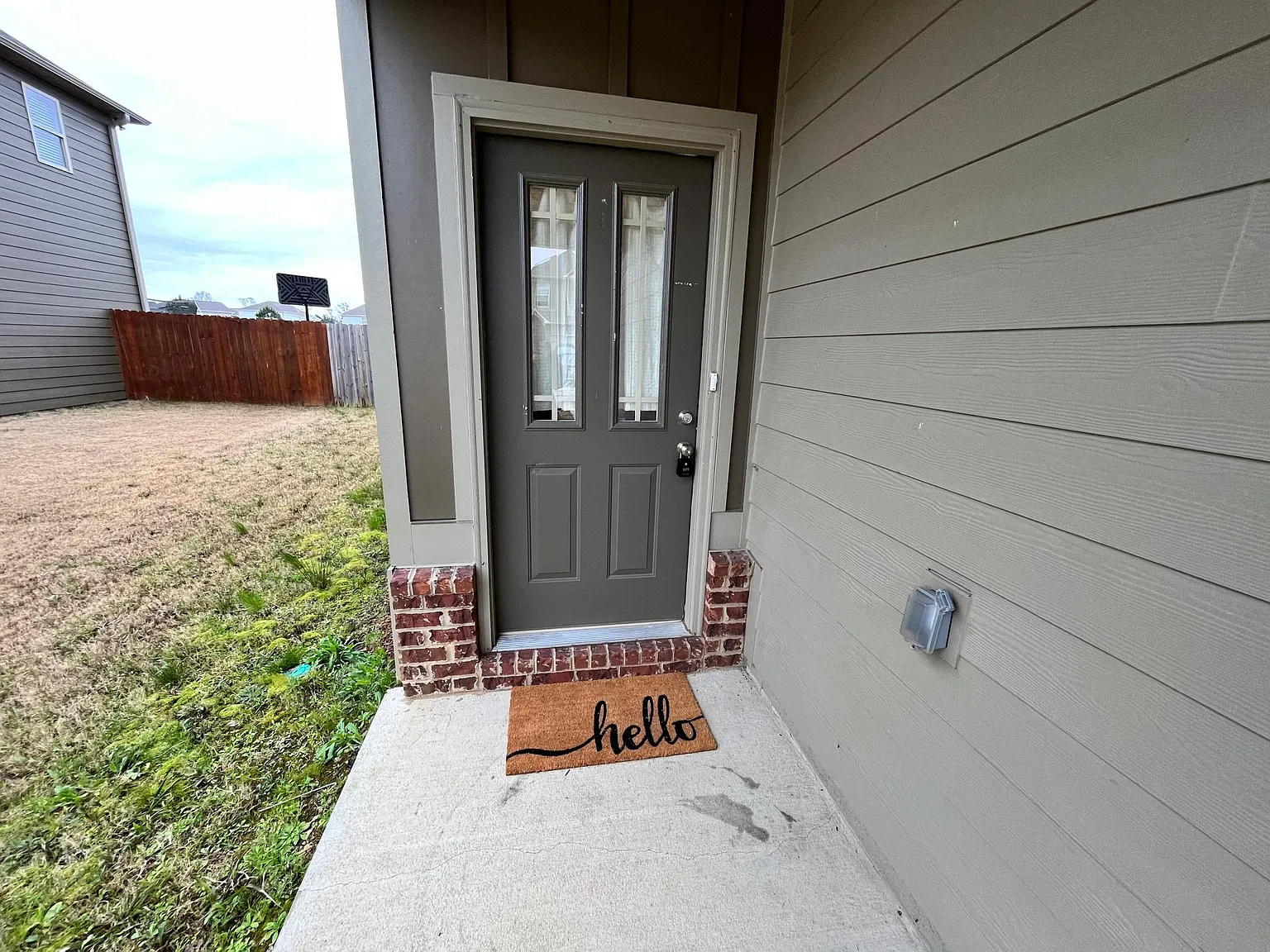 4 bed, 2.5 bath, 1824 sqft, $3,245 — Photo 2