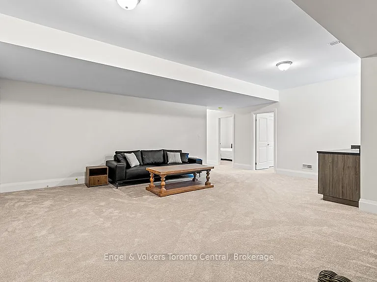 110 Dorothy Dr — Photo 36