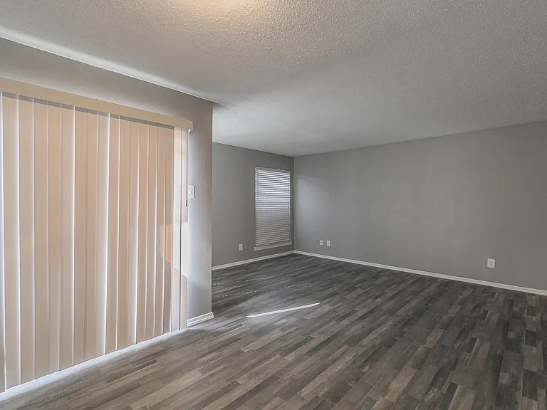 Station 121 at Town Center Apartments — Photo 151