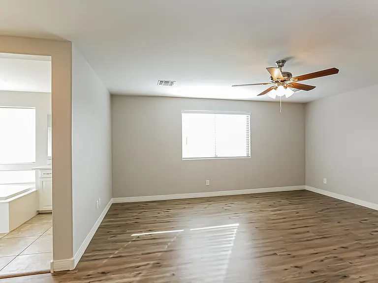 4819 W Saint Anne Ave — Photo 9