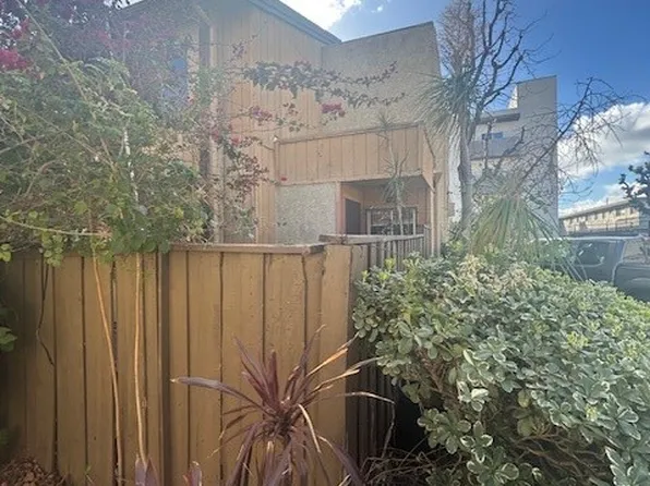8435 Burnet Ave Unit 408, North Hills, CA 91343