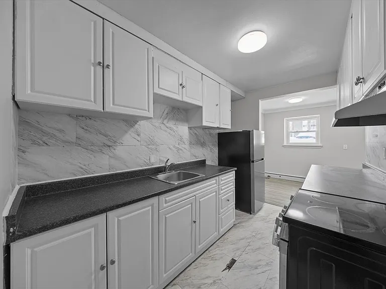 1435 Morisset Ave — Photo 5