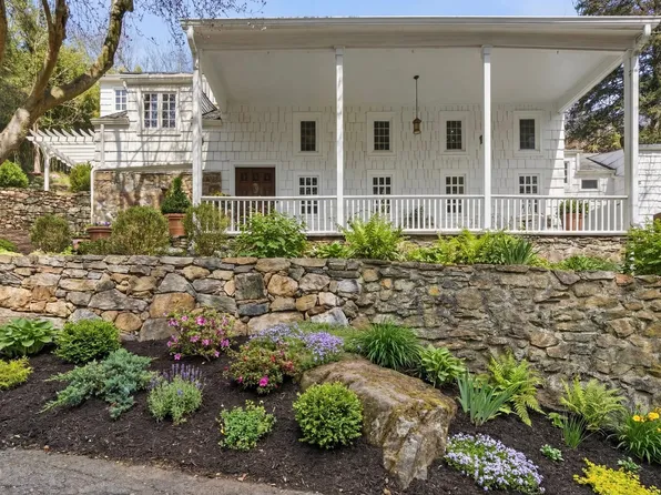 291 Roaring Brook Rd, Chappaqua, NY 10514