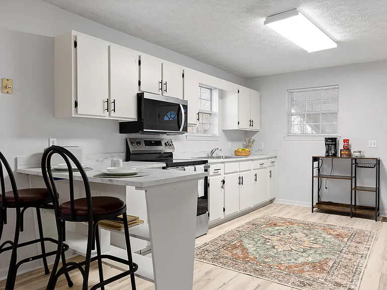 800 Poindexter Ave — Photo 10