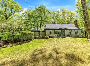 36 Olde Lantern Rd, Bedford, NH 03110