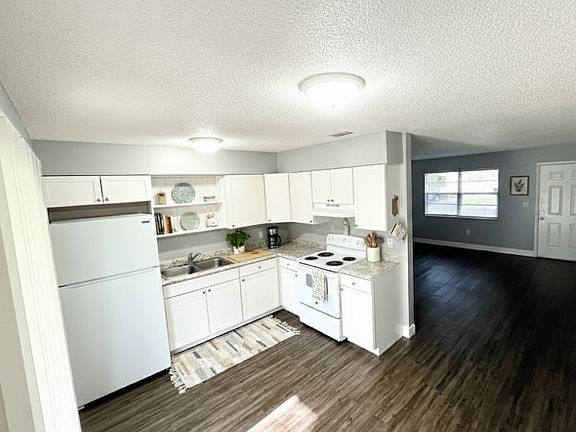 Virtual staging used; This image has been digitally staged for illustrative purposes only.