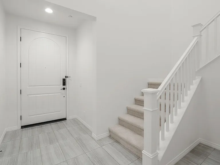 82 Parkwood — Photo 5