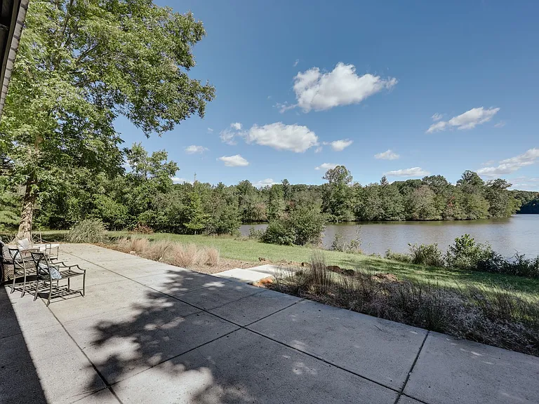 190 Lakewood Dr — Photo 41