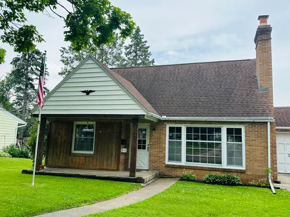1143 W Harrison St, Freeport, IL 61032