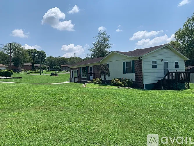 Building Photo - 2849 Gardenia Dr