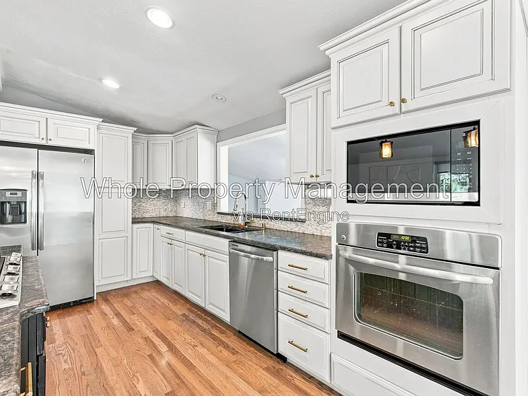 2300 S Newton St — Photo 7