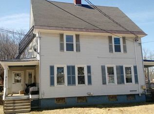 13 Spring St, Houlton, ME 04730