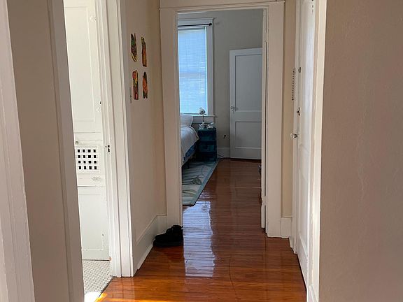 5th image of 1931 Wisteria St #1A
