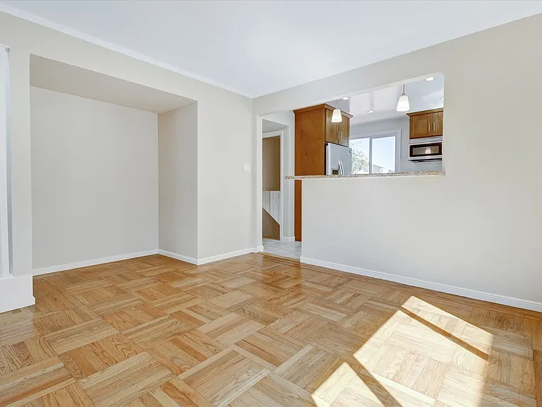 14 Castlemont Ave — Photo 6