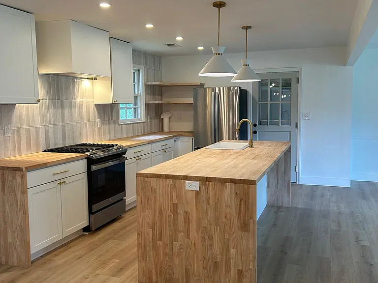 1818 Saint Julian Dr — Photo 3