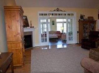 200 Fieldgate Dr, Lancaster, PA 17603