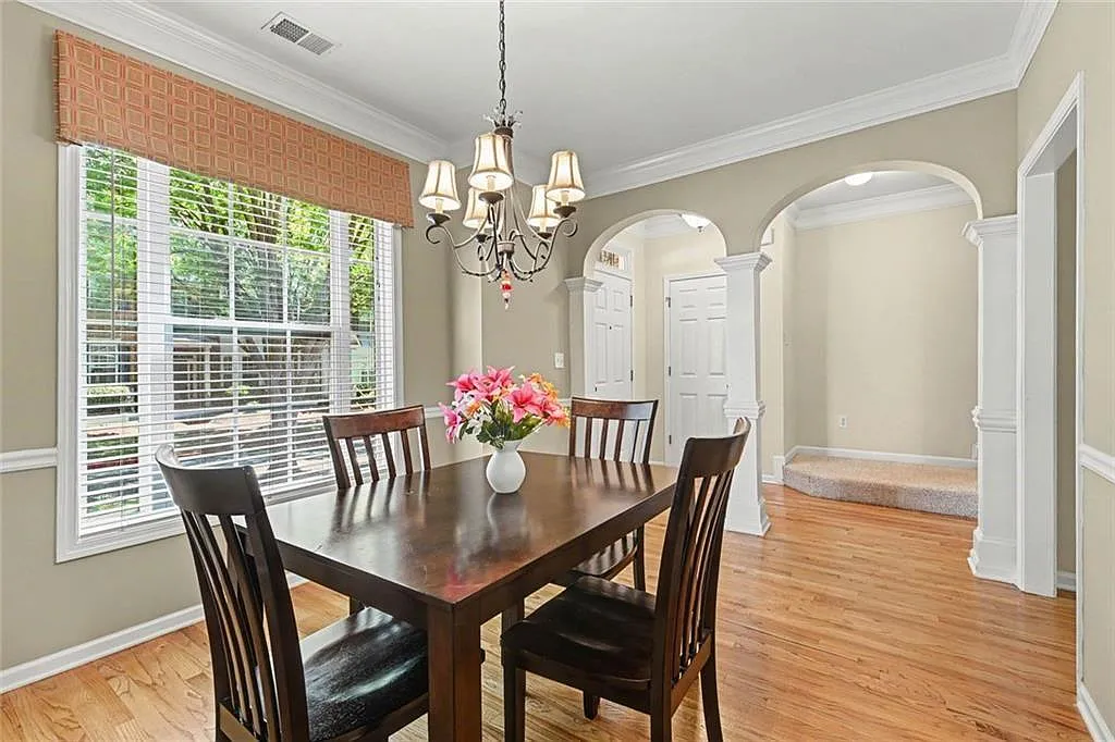 2 bed, 2.5 bath, 1929 sqft, $2,200 — Photo 4
