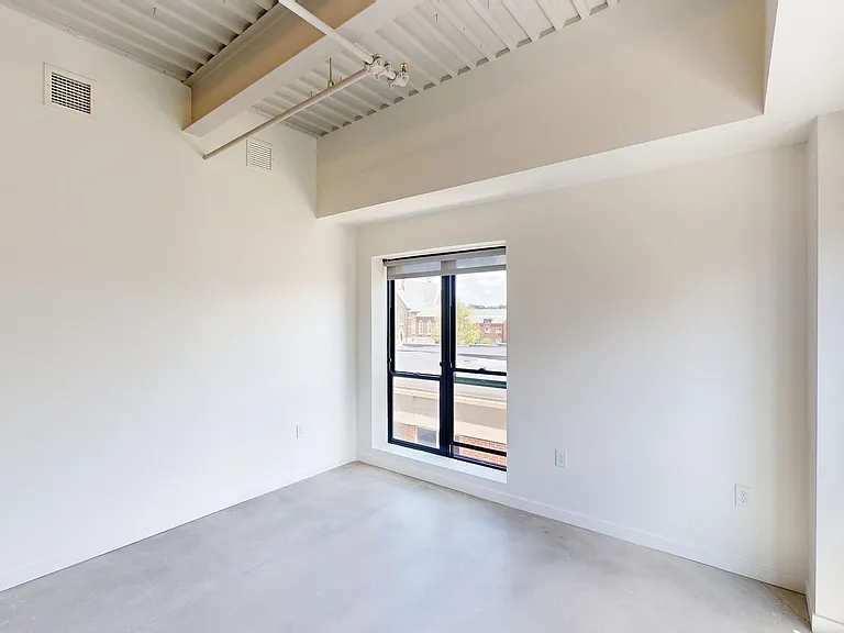 418 East Grand — Photo 75