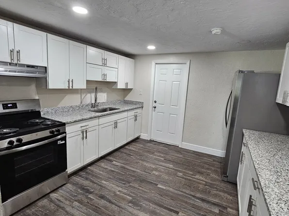 204 7th Ave W #B, Palmetto, FL 34221