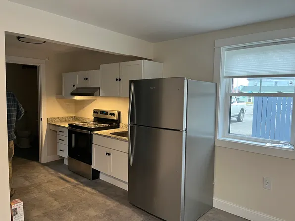 196 Penobscot Ave #5, Millinocket, ME 04462