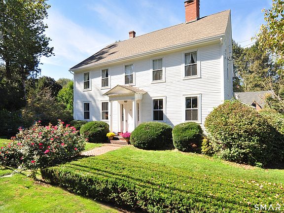 2nd image of 209 Palisado Avenue