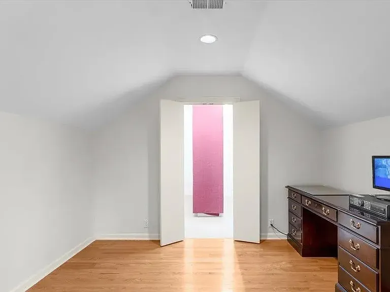 16767 J Cir — Photo 32