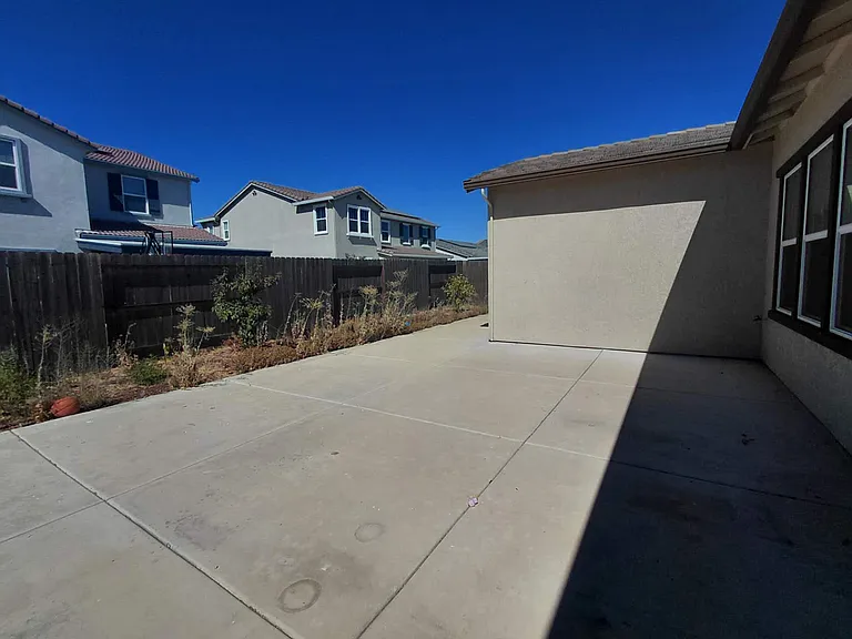 7487 Fortaleza Ave — Photo 10