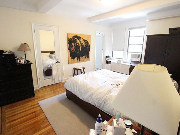 4th image of 201 W 77th St APT 16C