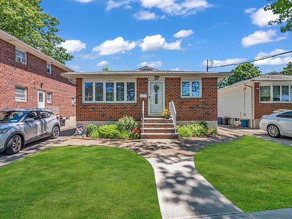 3rd image of 237 Naughton Ave